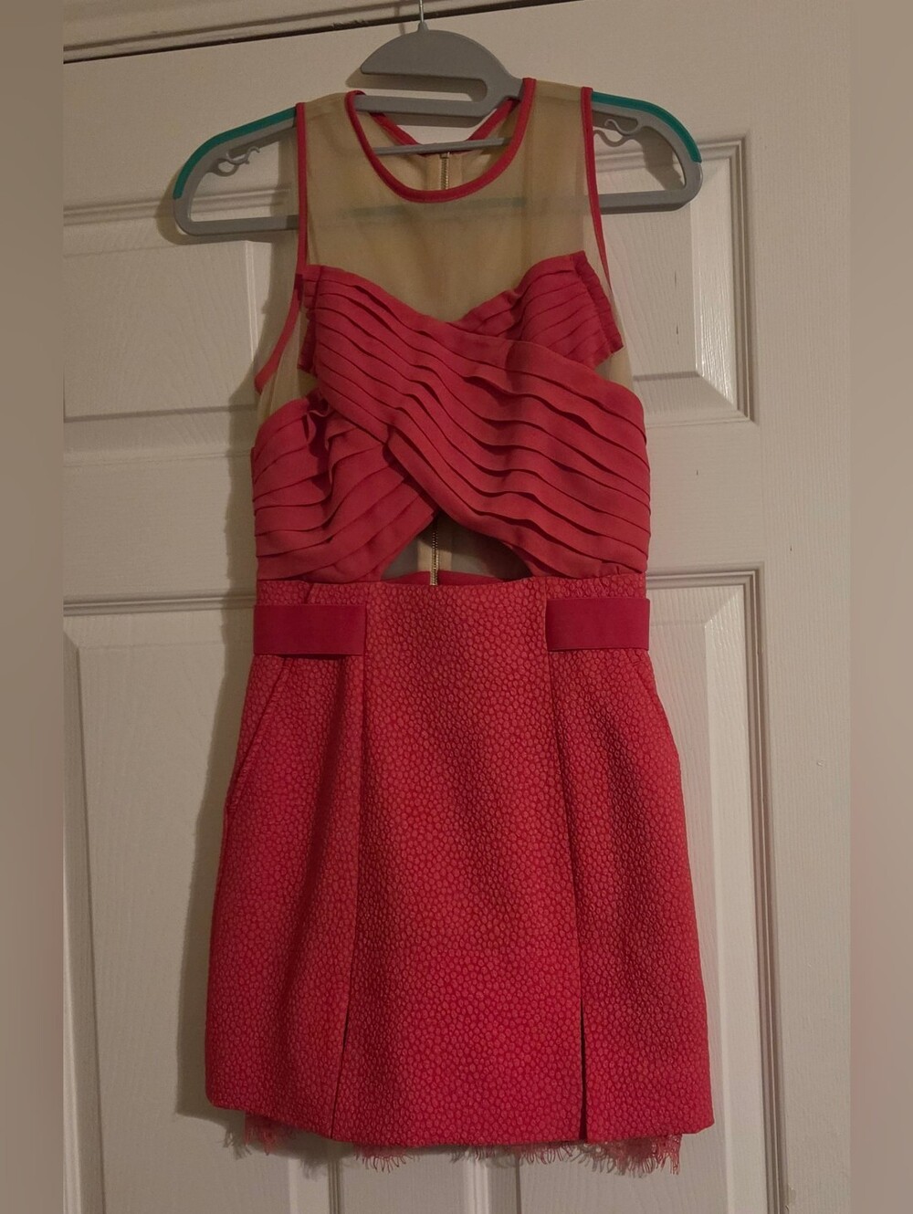 Three Floor CoralPink Textured Cocktail Dress with Mesh Yoke,size Small Euc